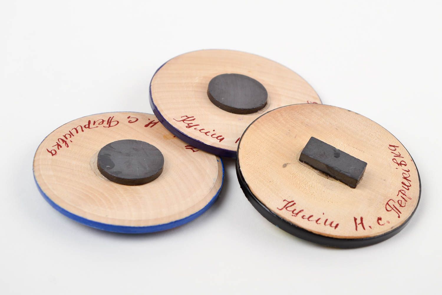 Магниты ручной работы с лебедями сувенирные магниты подарки из дерева 3 шт фото 5