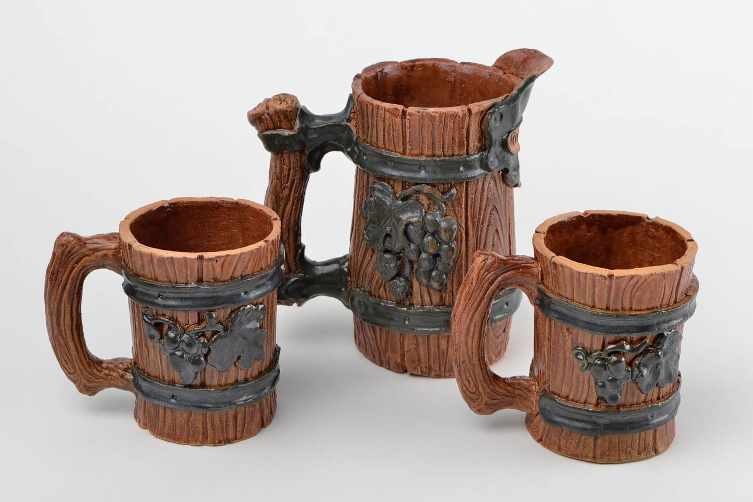 Three handmade clay wine mugs with molded grapes 4,3 lb photo 3