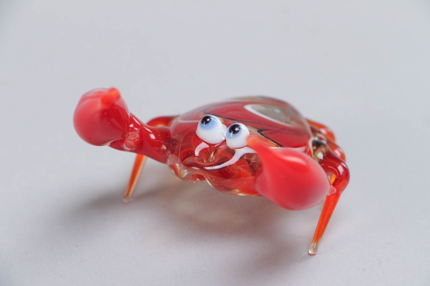 Handgemachte schöne rote Lampwork Figur aus Glas Krabbe in Lampwork Technik  foto 3