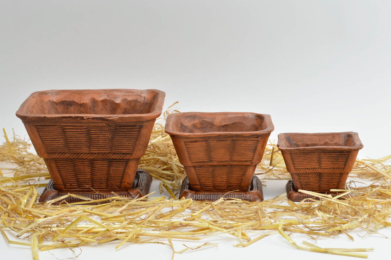 Set of three square shape ceramic flower pots with trays 6,6, lb photo 1