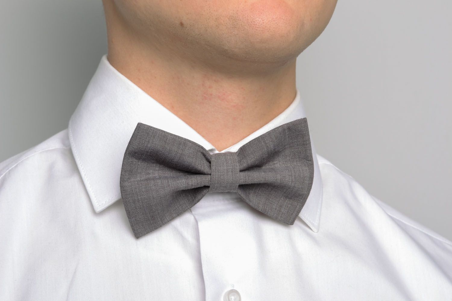Gray bow tie photo 4