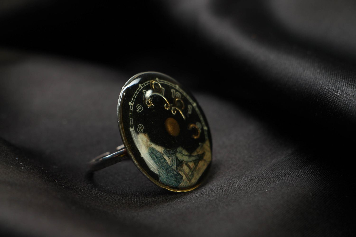 Designer ring with mechanism photo 1