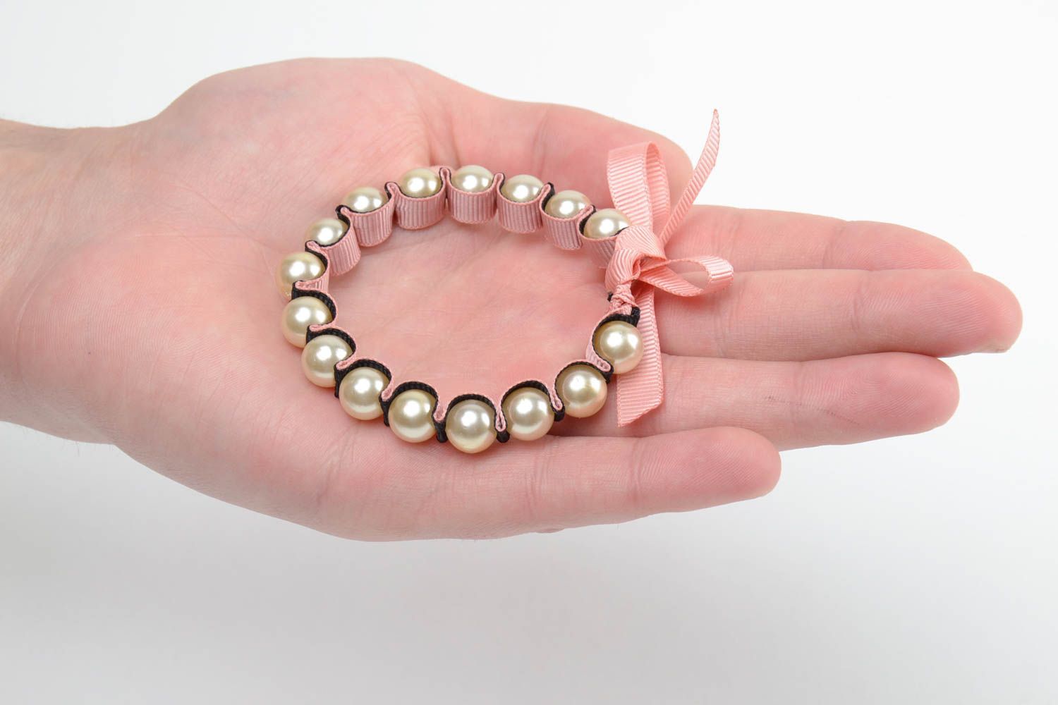 Bracelet de perles en plastique et ruban de reps fait main original rose photo 5