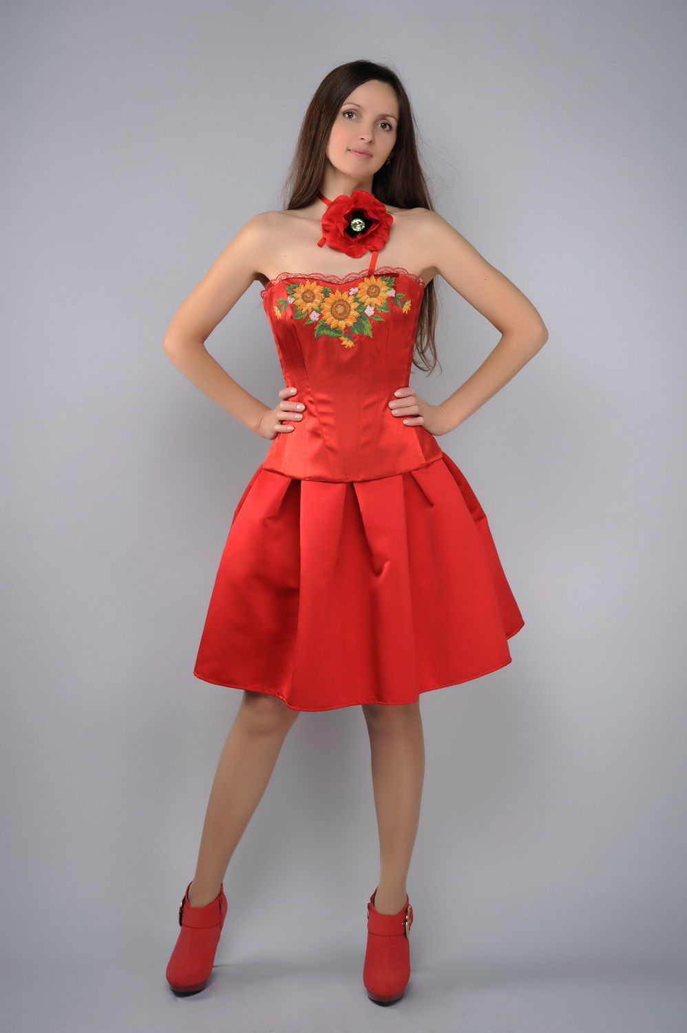 Robe corset rouge en style ethnique  photo 1