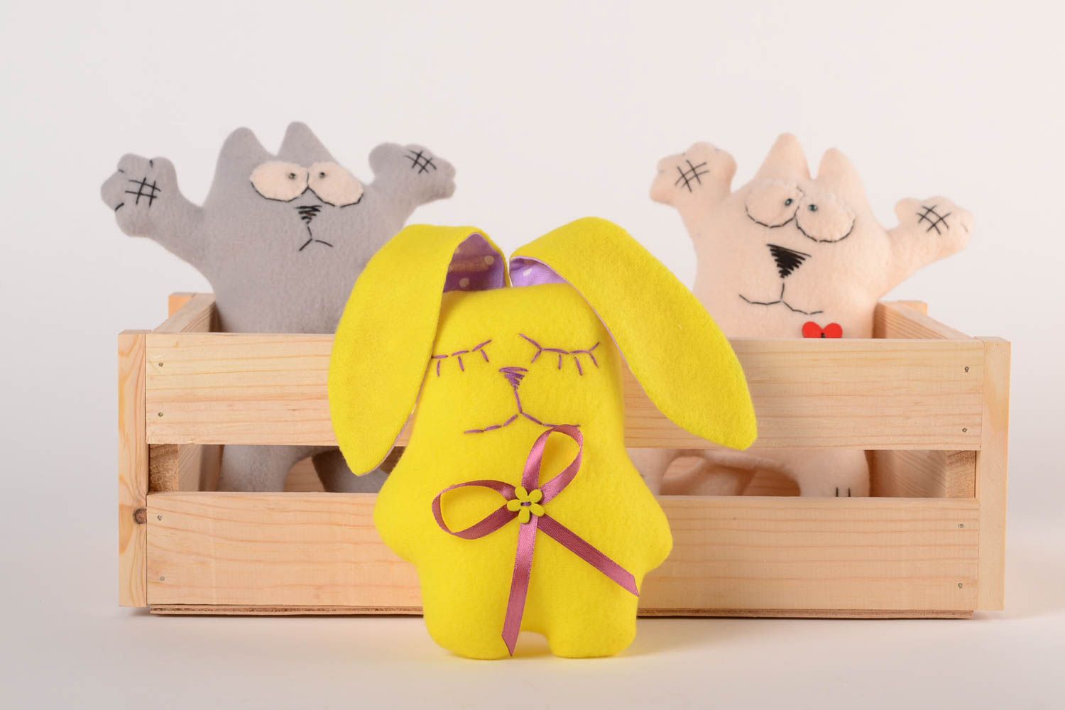 Handgemachtes Hase Kuscheltier Kuscheliges Spielzeug Kuscheltiere aus Textil foto 1