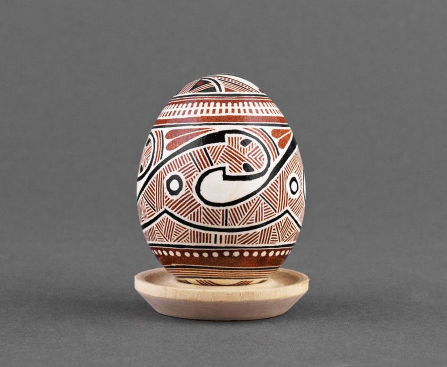 Pysanka pasquale Uovo di Pasqua dipinto a mano L'uovo decorativo fatto a mano 
 foto 2