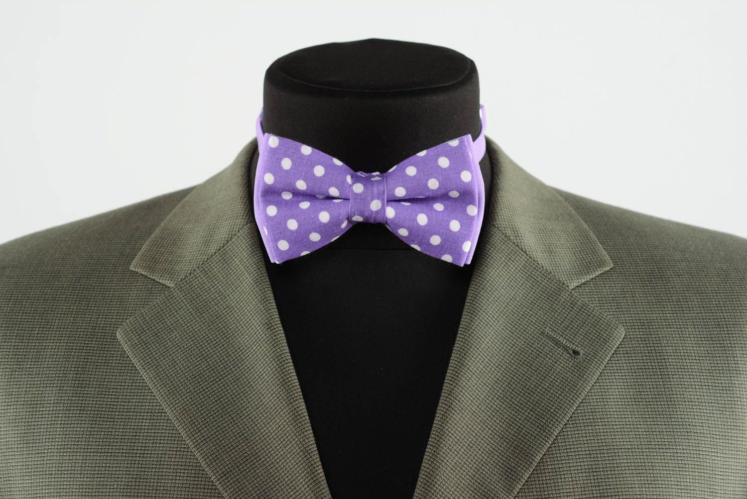 Purple bow tie with dots photo 2