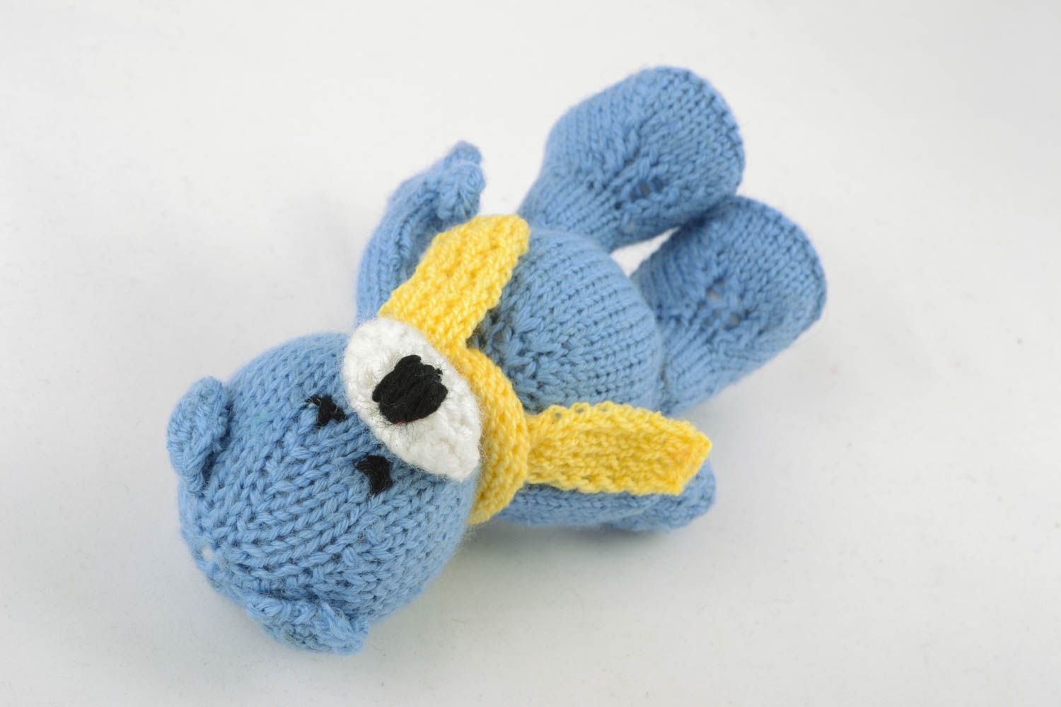 Авторская вязаная игрушка Голубой мишка  фото 1