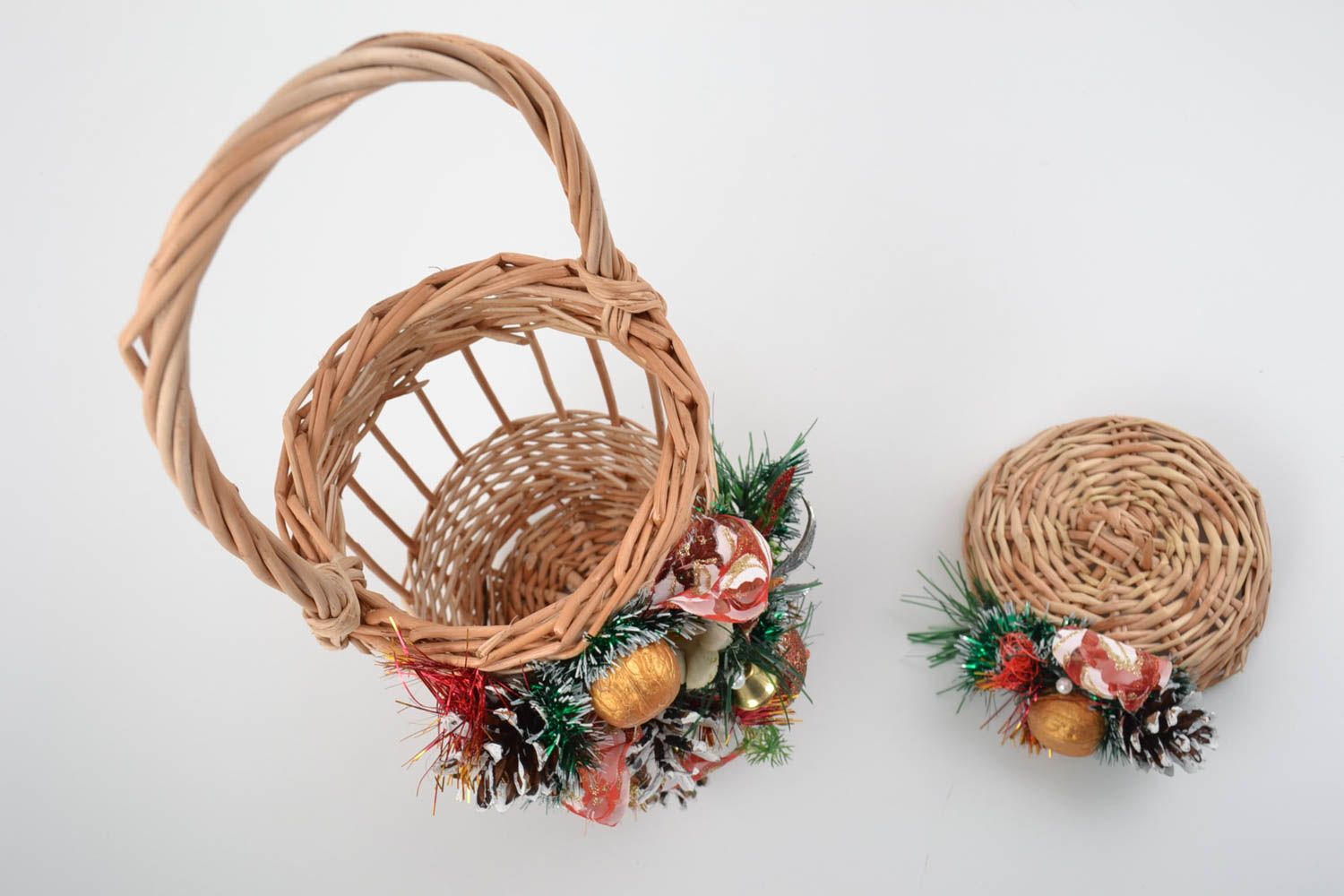 Handmade decorative holiday unusual wicker basket with lid for Easter decor photo 3