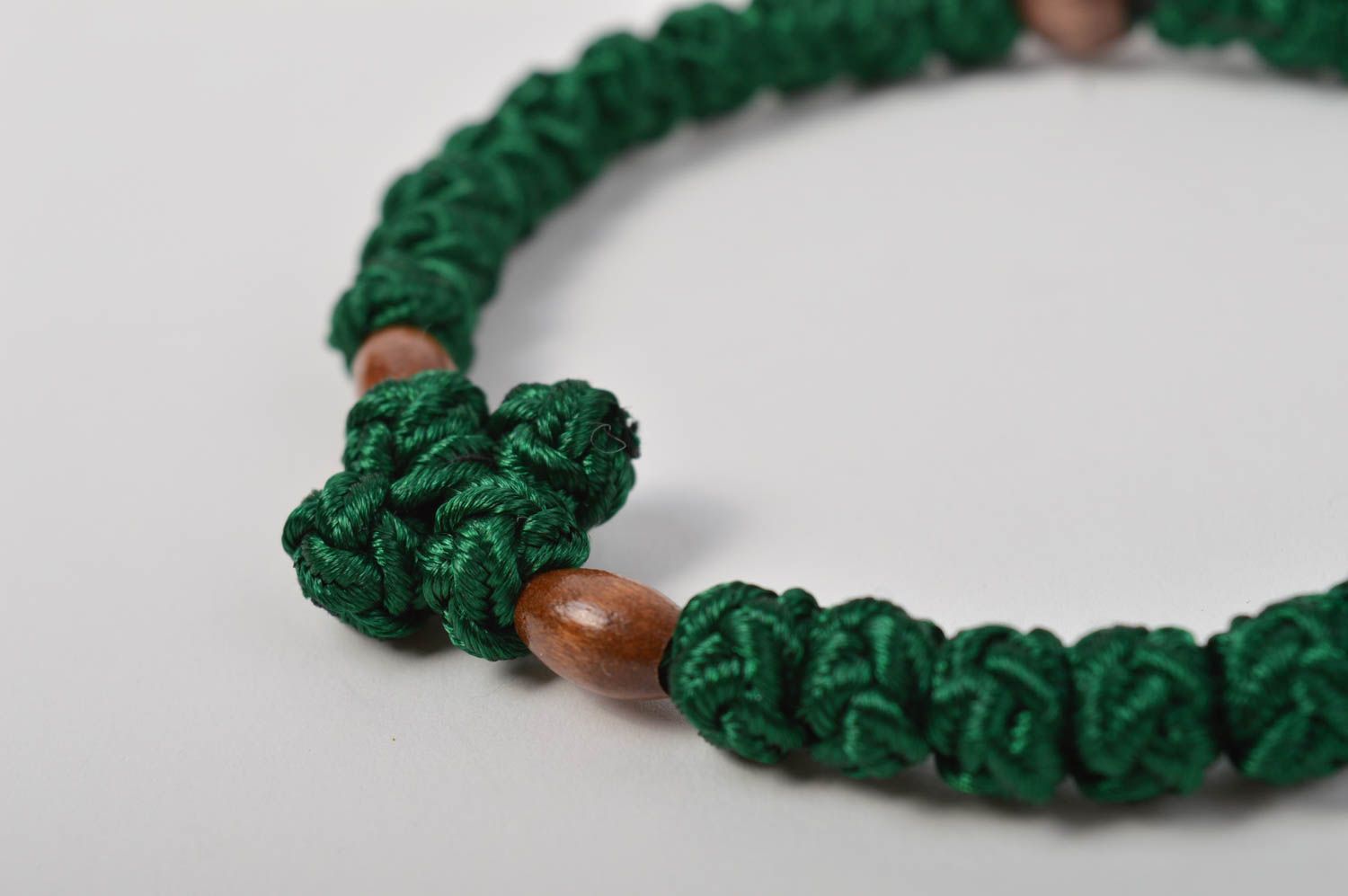 Браслет из ниток украшение ручной работы зеленый браслет четки брояница фото 4