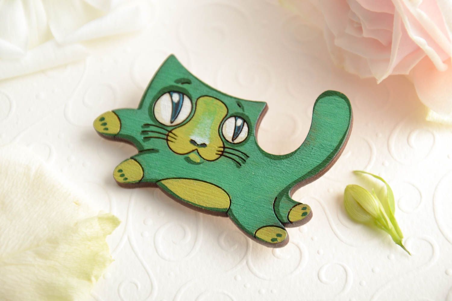 Handgemachte Holz Brosche Katze für Mädchen künstlerisch schön in Grün originell foto 1