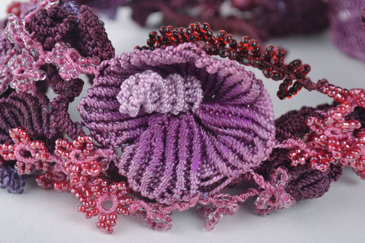 Collier textile Bijou fait main violet macramé-ankars Accessoire femme fleurs photo 3
