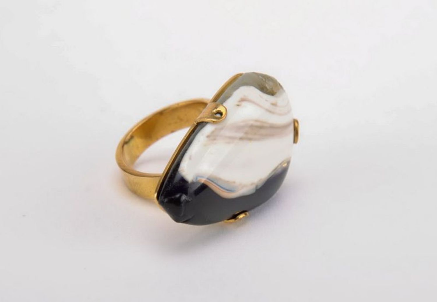 Seal ring with free-blown glass photo 1
