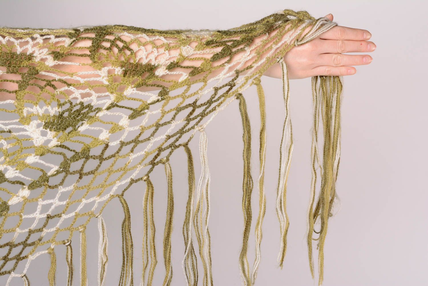 Châle tricoté avec des aiguilles fait main en laine vert blanc pour femme photo 5