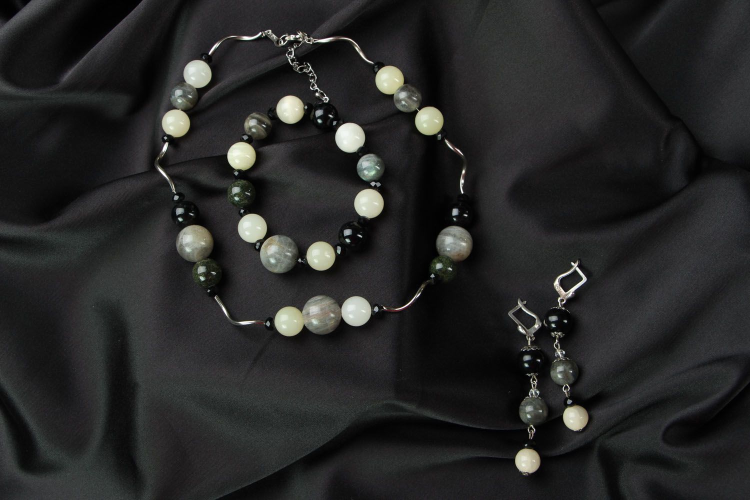 Jewelry set in gray color palette photo 1