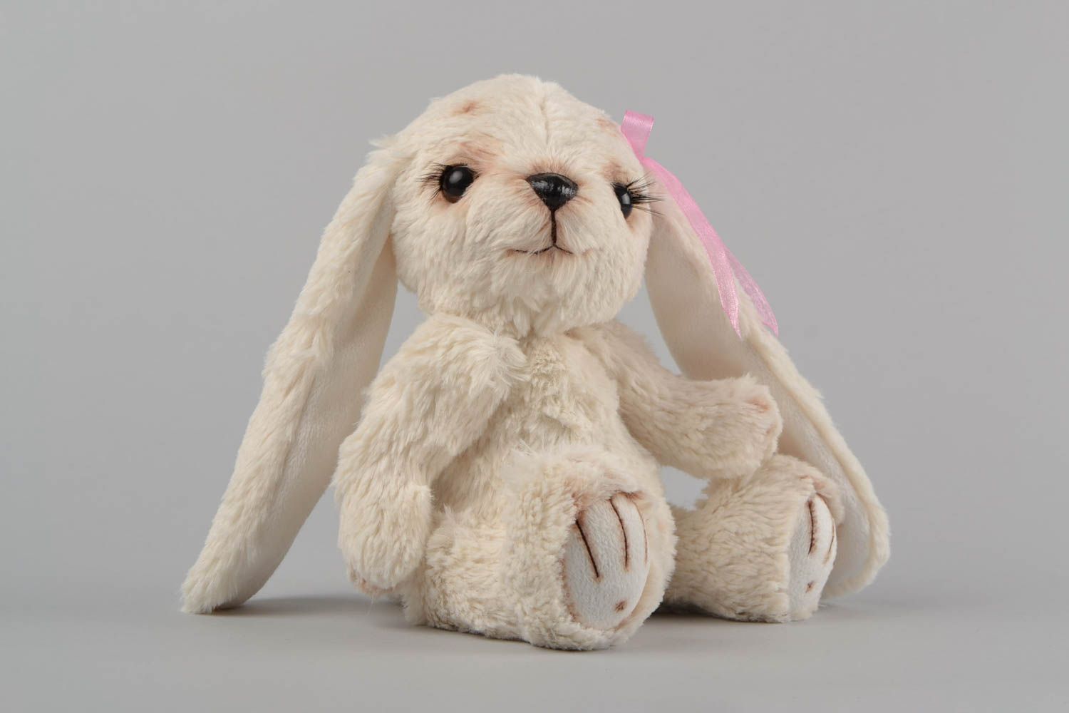 Мягкая игрушка кролик из искусственного меха ручной работы милая для дома фото 1