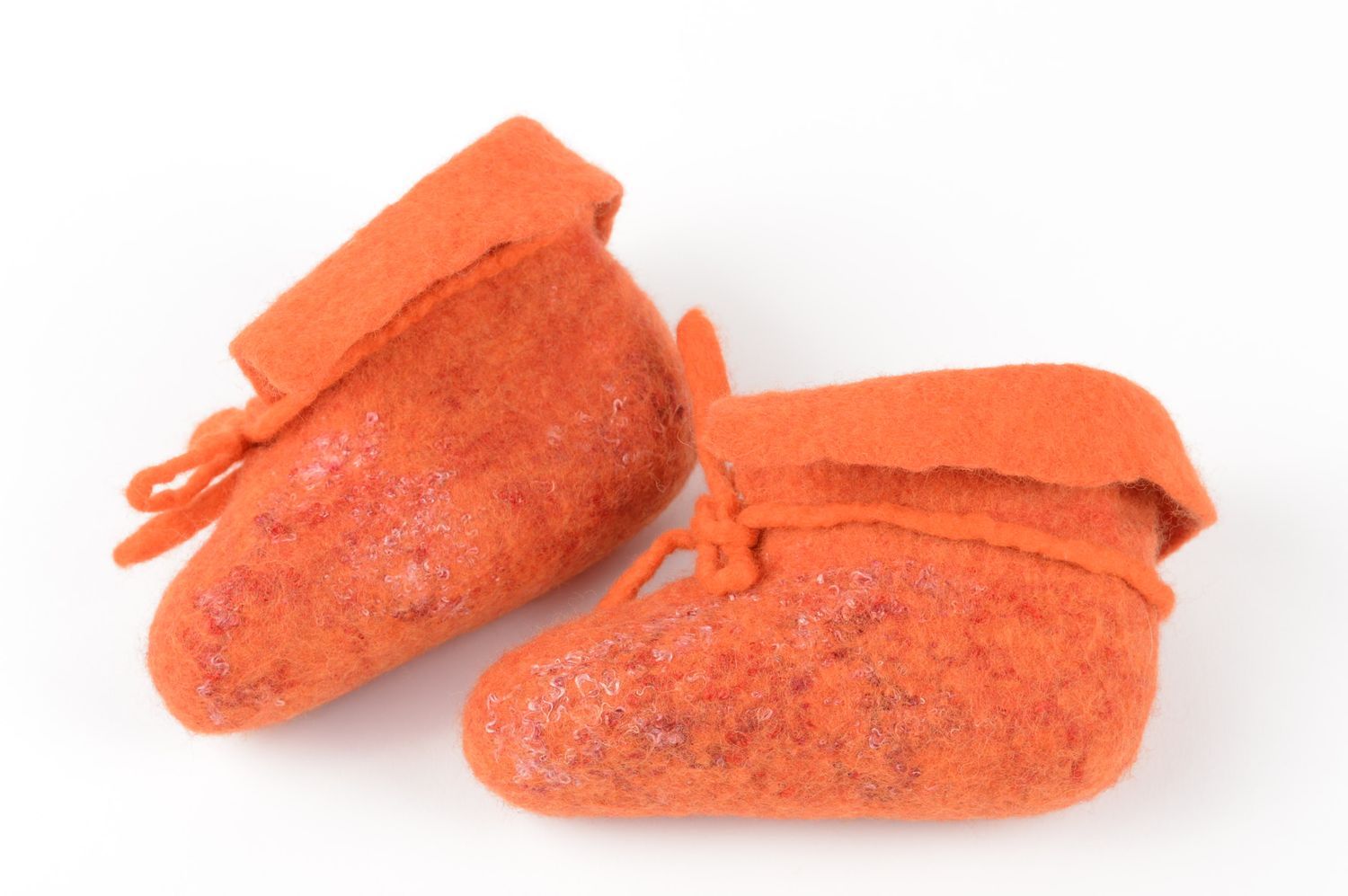 Детские пинетки ручной работы домашняя обувь теплые пинетки из войлока оранжевые фото 3