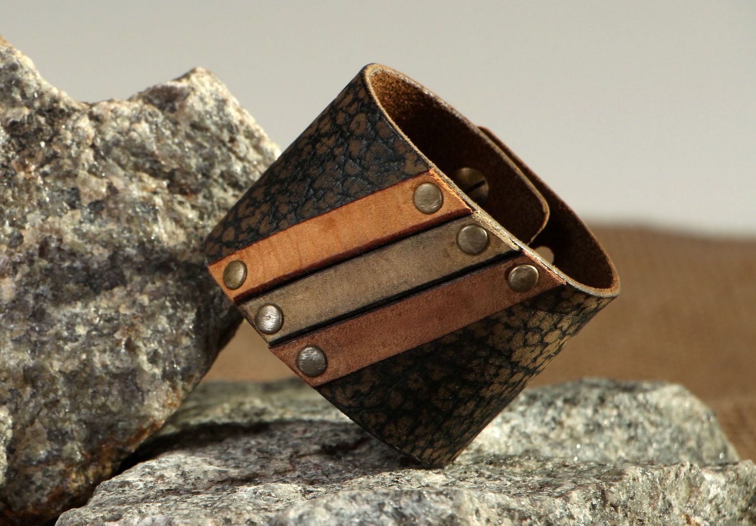 Leather bracelet on the hand 4 colors photo 1