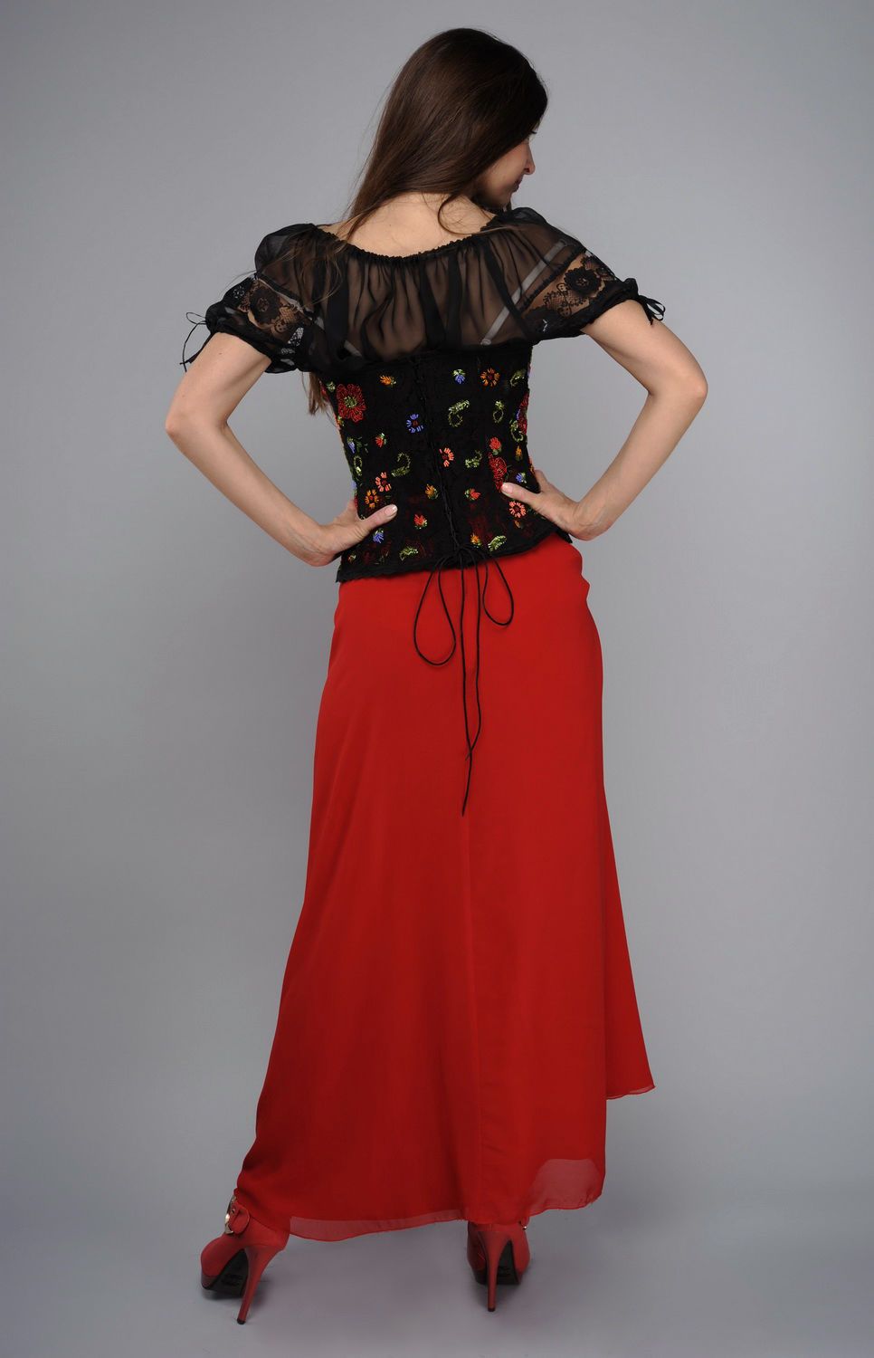 Conjunto de roupas: saia, blusa, corset foto 3