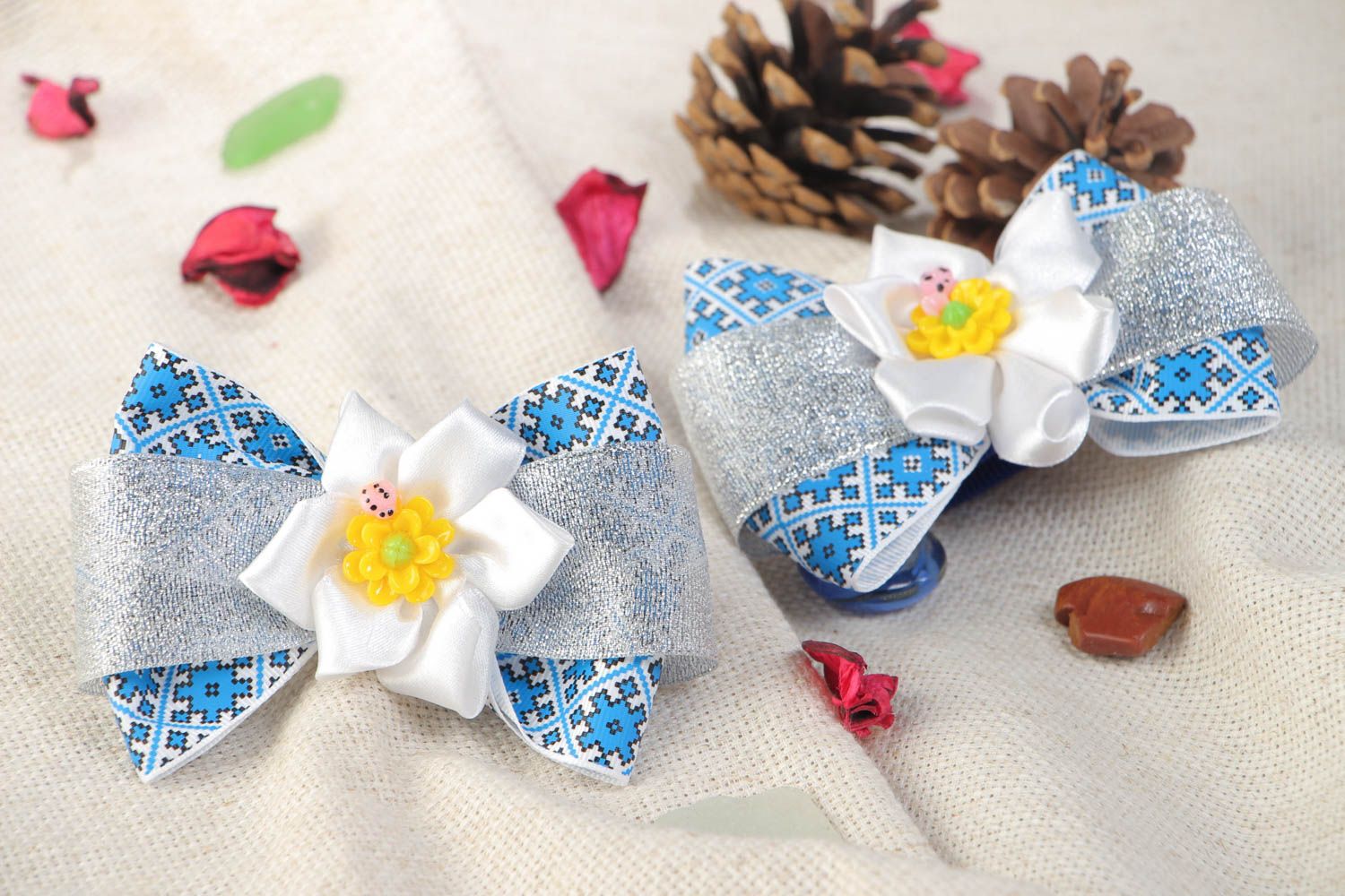 Set of 2 handmade hair ties with blue bows and white kanzashi flowers for kids photo 1