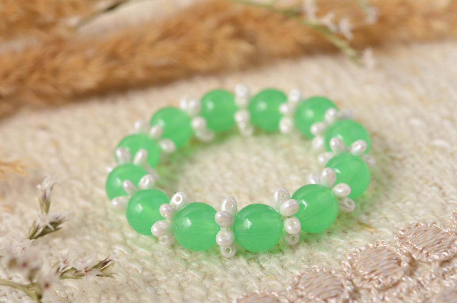 Pulsera de cuentas verdes pulsera artesanal con abalorios accesorio para mujer  foto 1