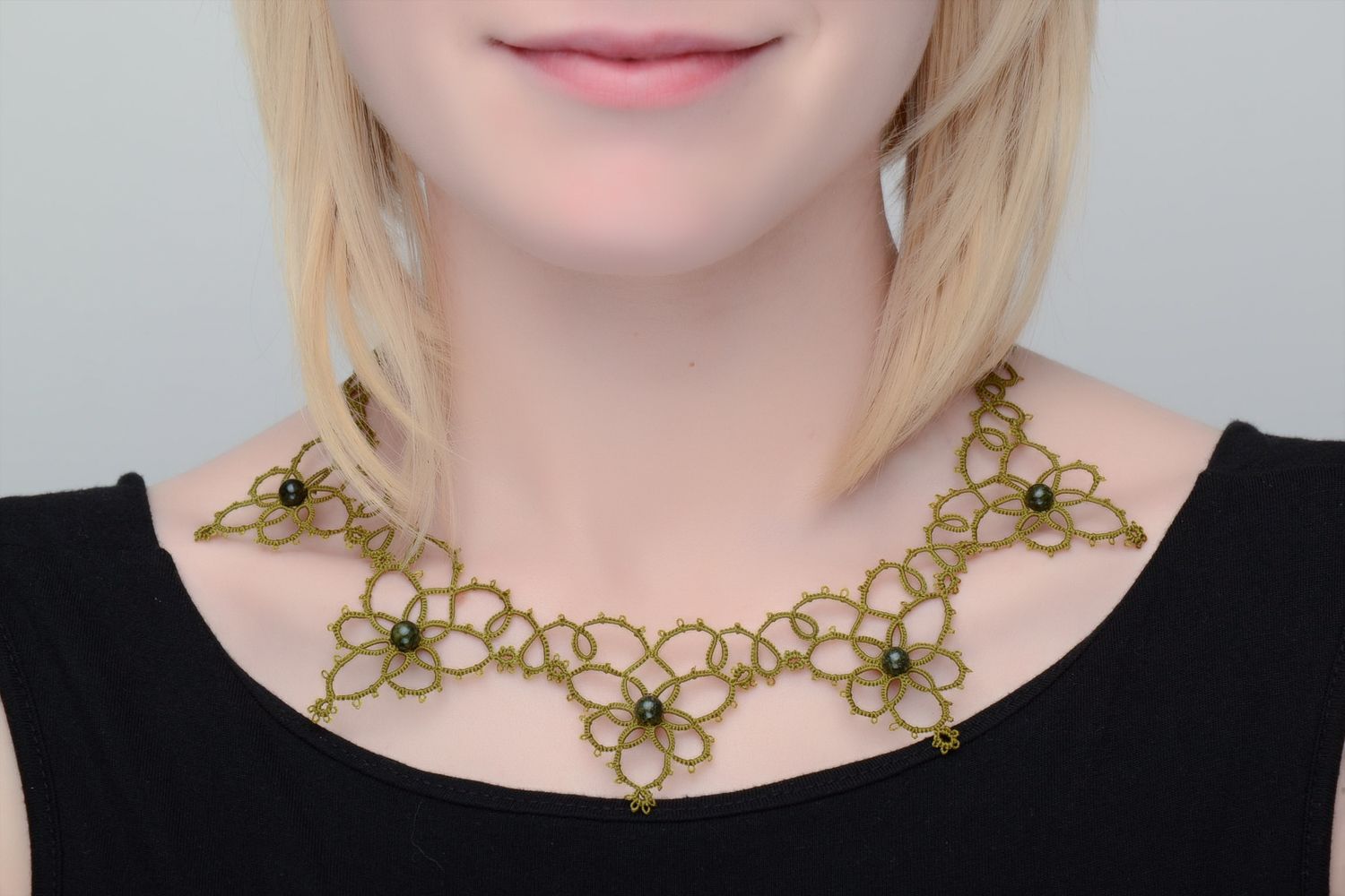 Tender green tatting necklace photo 5