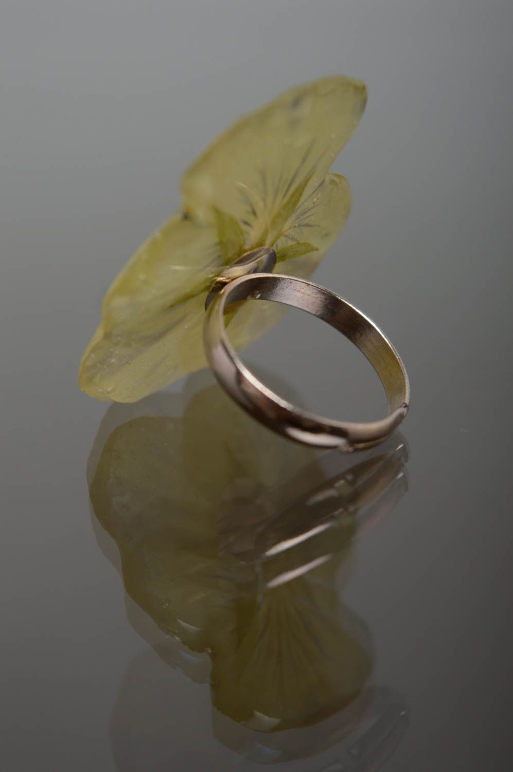 Кольцо с живым цветком ручная работа  фото 2