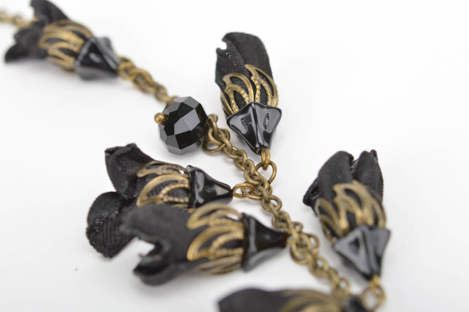 Черный набор украшений из атласа ручной работы серьги и браслет оригинальные фото 5