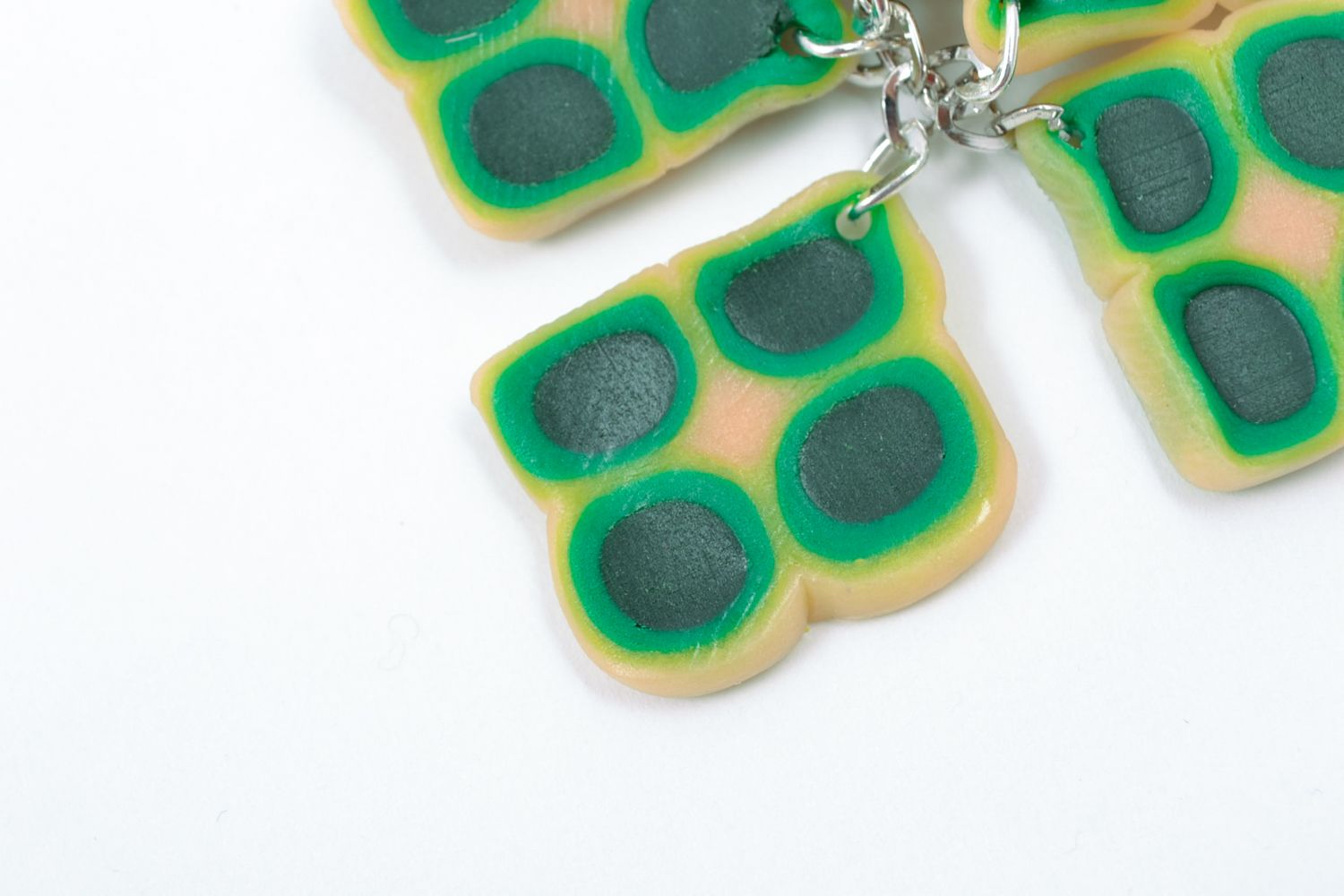 Серьги из полимерной глины в зеленой цветовой гамме  фото 4