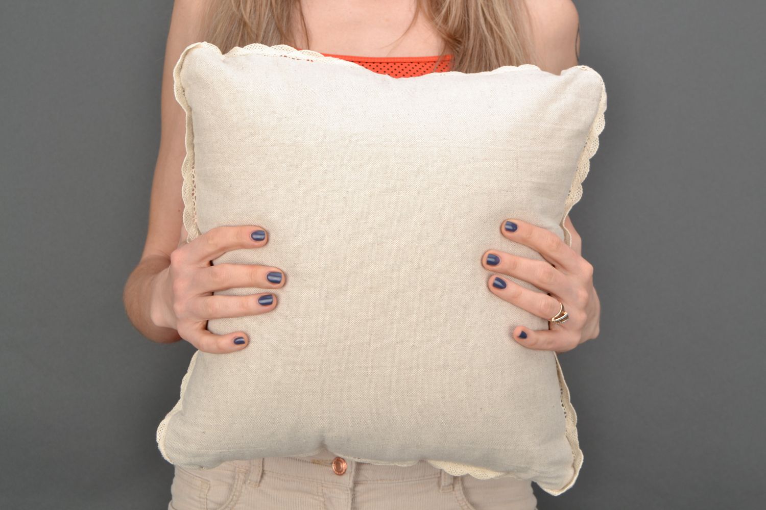 Accent cushion with removable pillow case photo 2