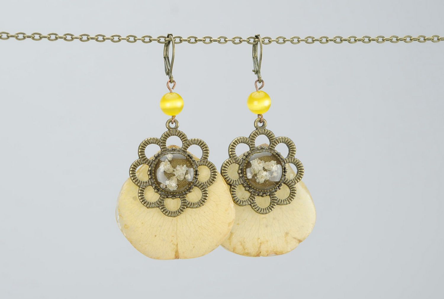 Earrings with rose petals and gypsophila photo 2