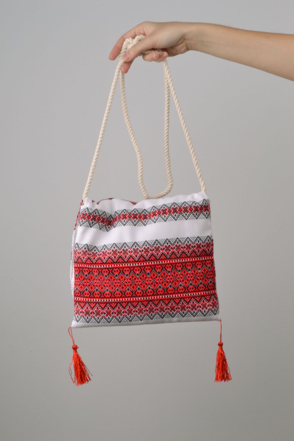 Shoulder bag in ethnic style photo 4
