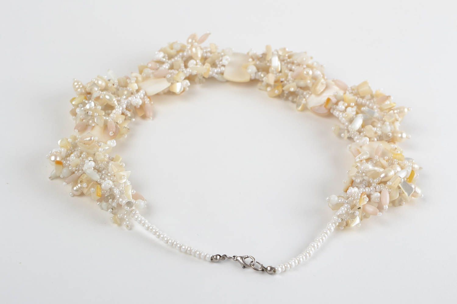 Ожерелье из бисера и натурального камня красивое светлое ручной работы Кораллы фото 5
