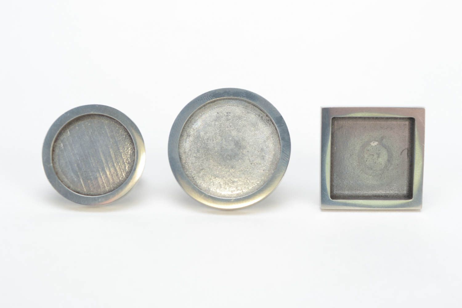 Supports de bagues en métal 3 pièces de différentes formes originales faits main photo 1