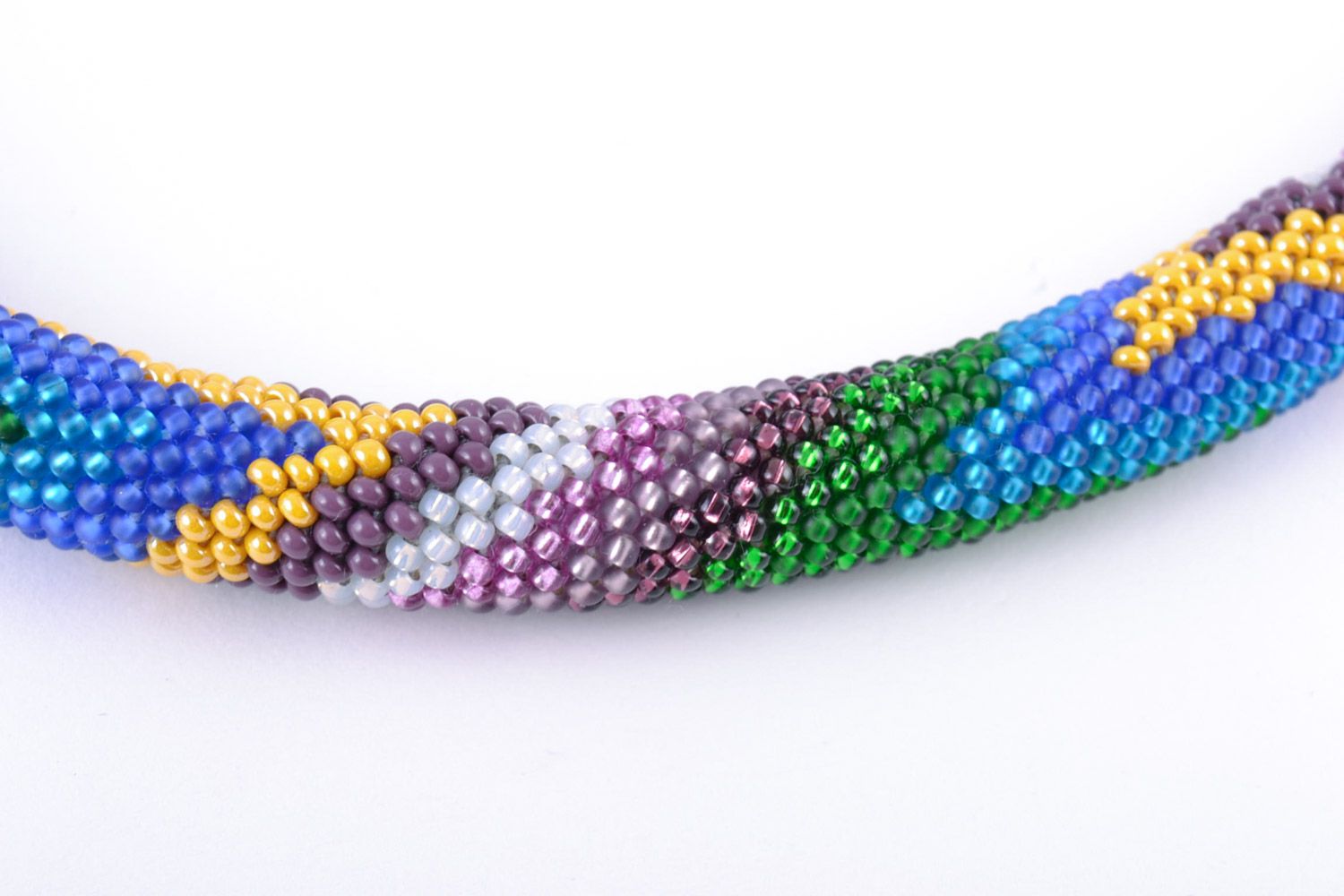 Collar de abalorios checos de diseño original multicolor hecho a mano femenino foto 3