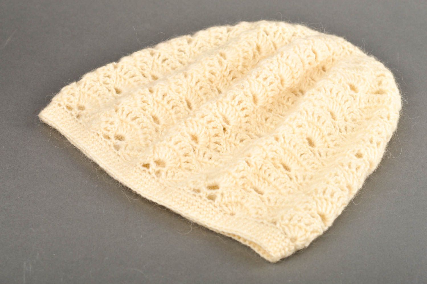 Bonnet tricot fait main Béret au crochet clair chaud design Vêtement femme photo 2