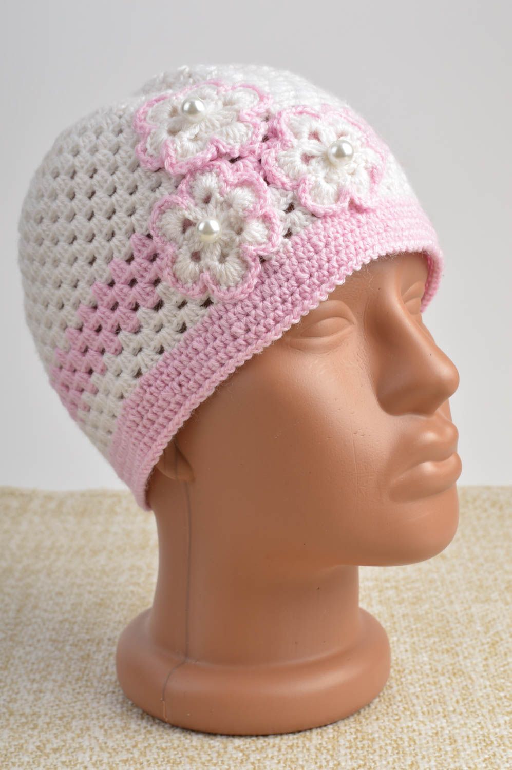 Bonnet tricot fait main Chapeau au crochet blanc rose fleurs Vêtement fille photo 2