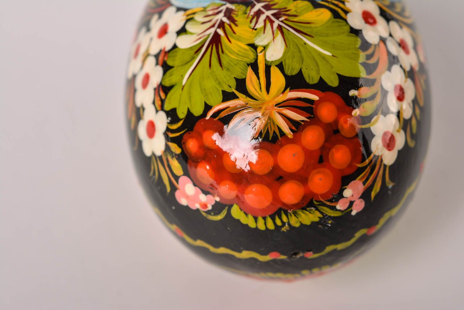 Handmade painted Easter decor stylish wooden egg interior Easter souvenir photo 4