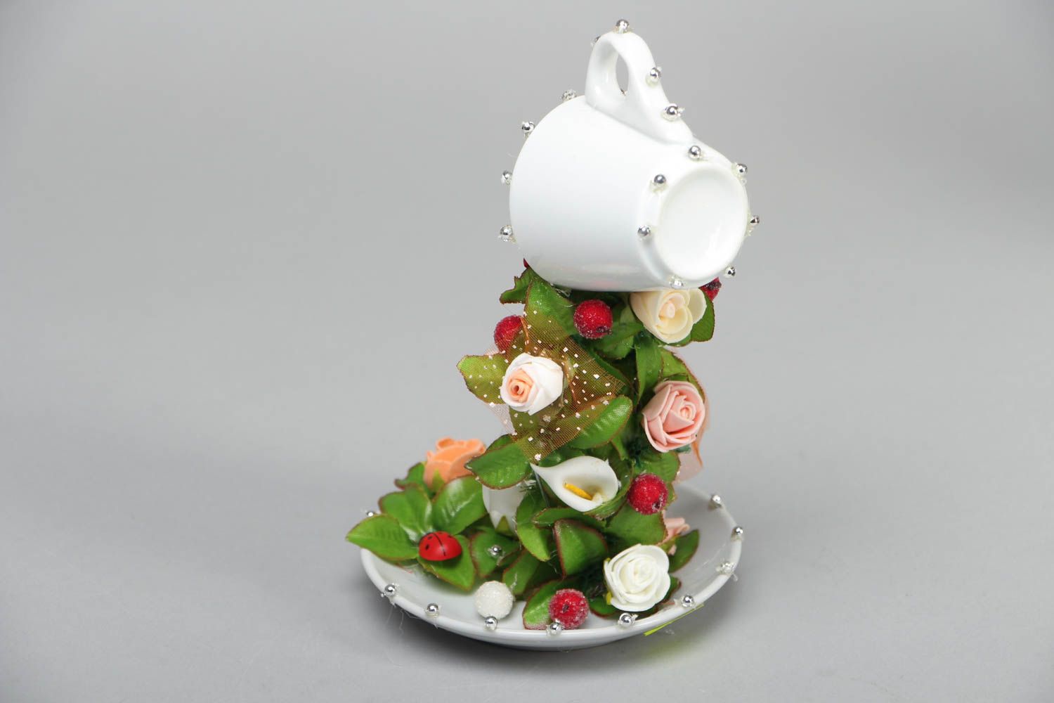 Unusual topiary cup Flowers photo 3