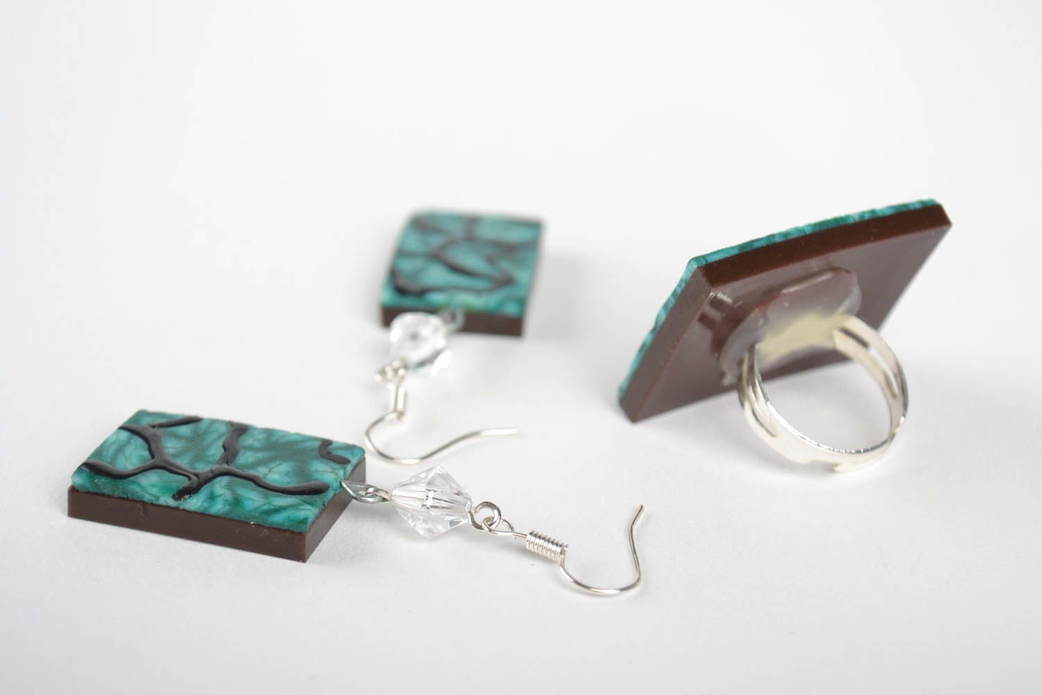 Серьги и кольцо из полимерной глины набор украшений ручной работы зеленые фото 4
