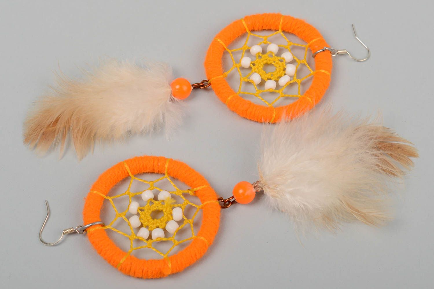 Boucles d'oreilles pendantes Bijou fait main attrape-rêves orange Cadeau femme photo 2