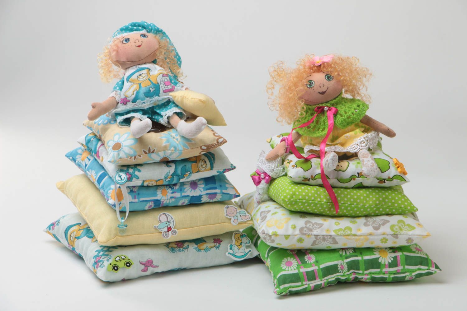 Beautiful handmade fabric soft dolls set 2 pieces children's toys photo 2