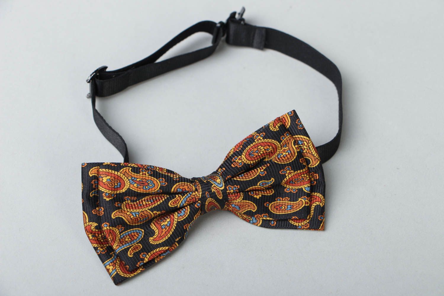 Designer bow tie with print photo 1
