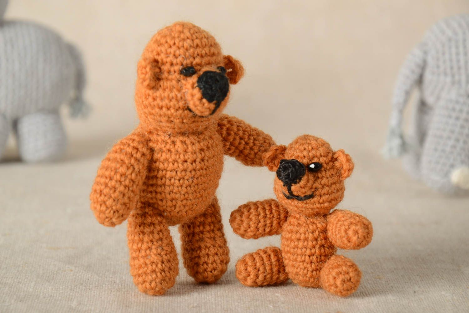 Peluches ours faites main Jouets tricotés au crochet 2 pièces Cadeau enfant photo 1