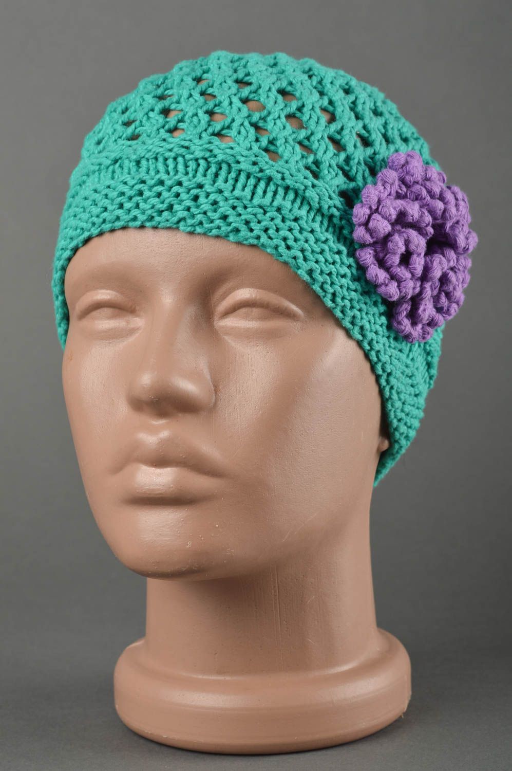 Вязаная шапка для детей хэндмэйд шапочка на девочку весенняя шапка зеленая фото 1