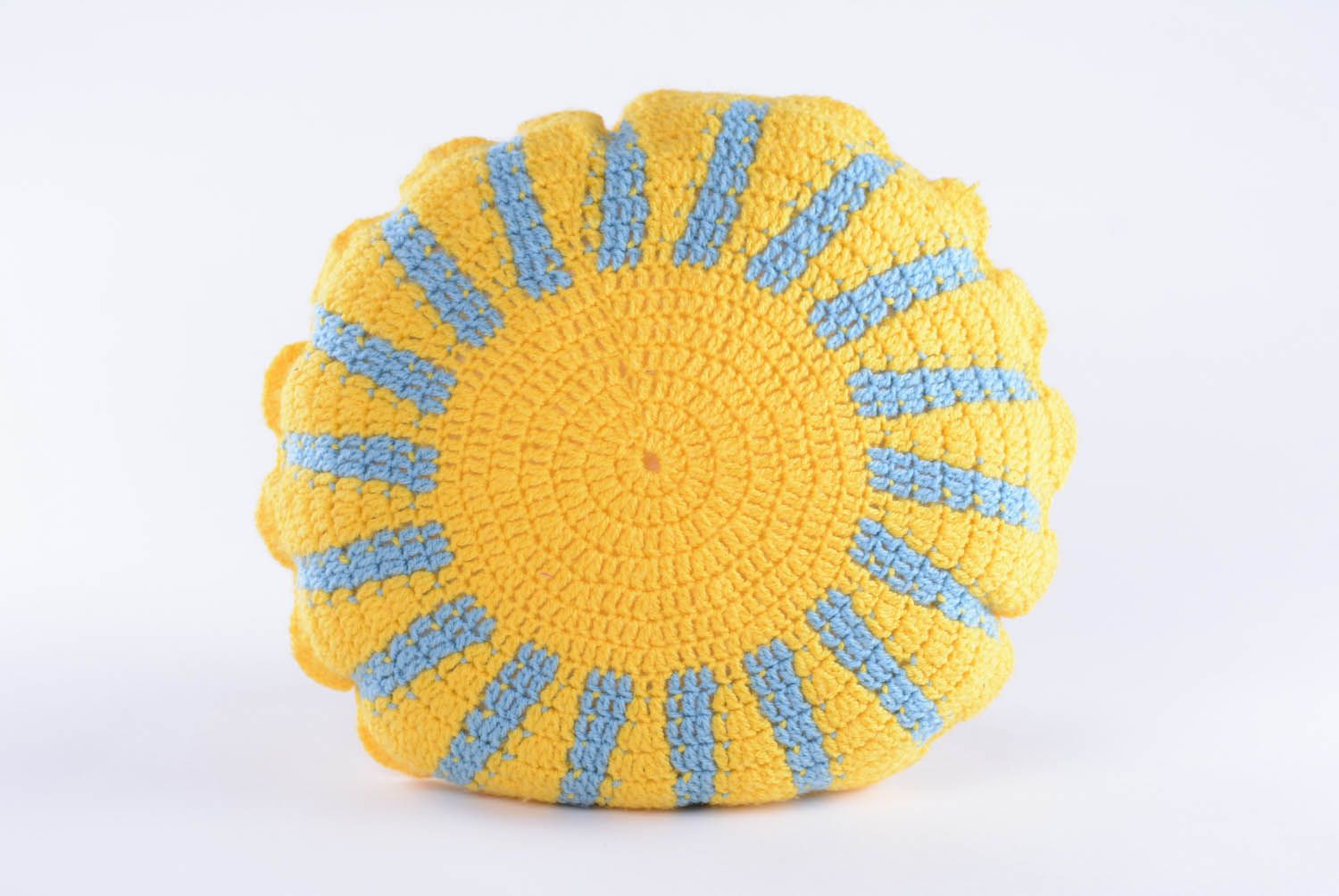 Knitted toy Sun photo 4