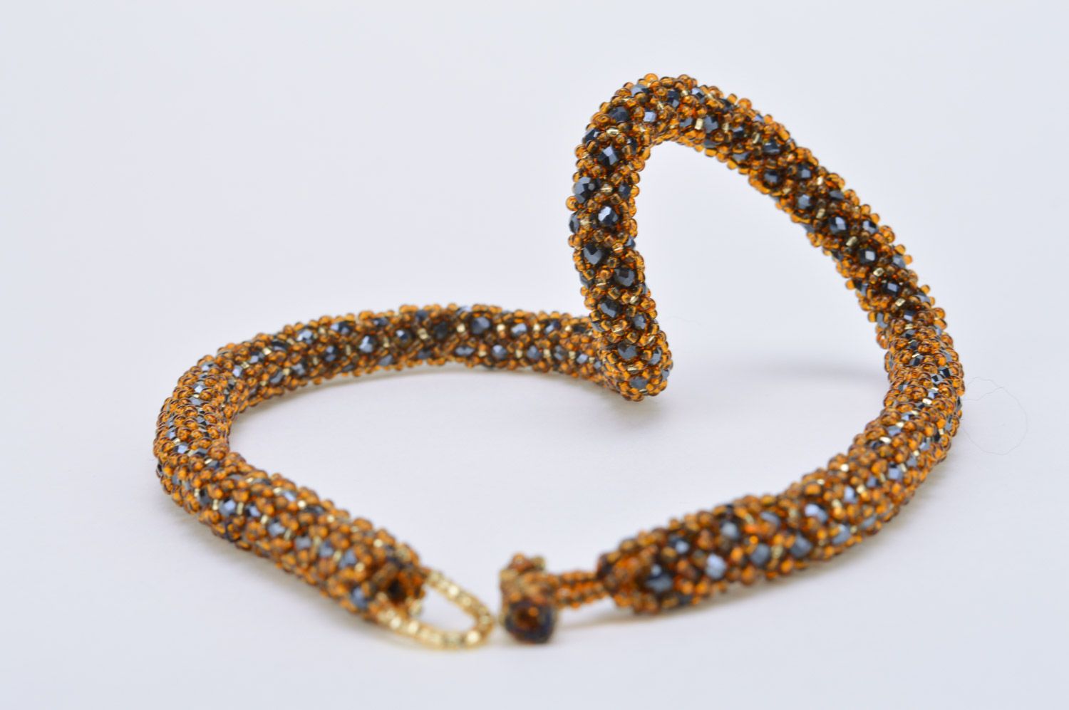 Collier Litze aus Glasperlen und facettierten Perlen in Braun handgemacht foto 5