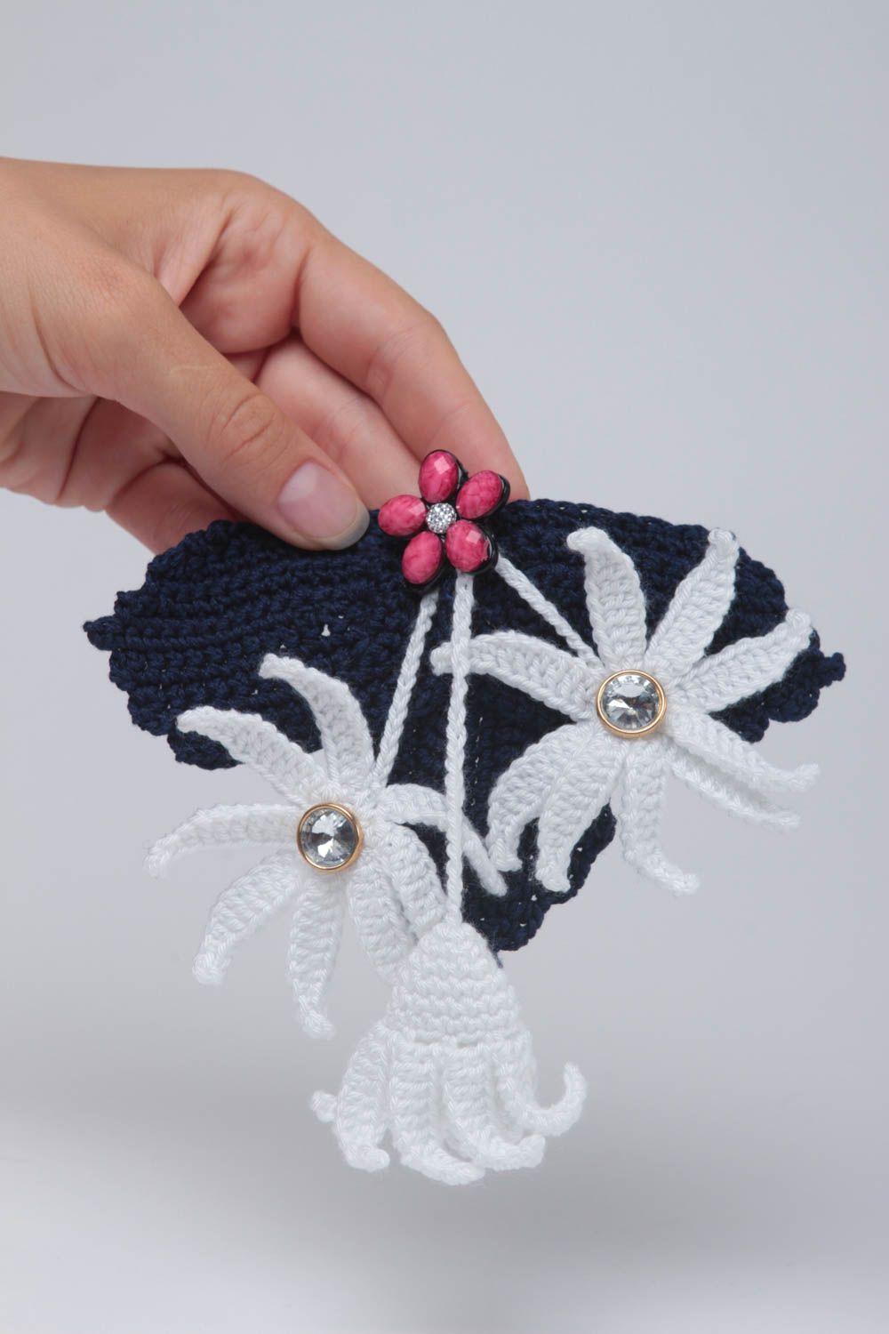 Broche textile fait main Bijou textile Accessoire femme avec fleurs blanches photo 5