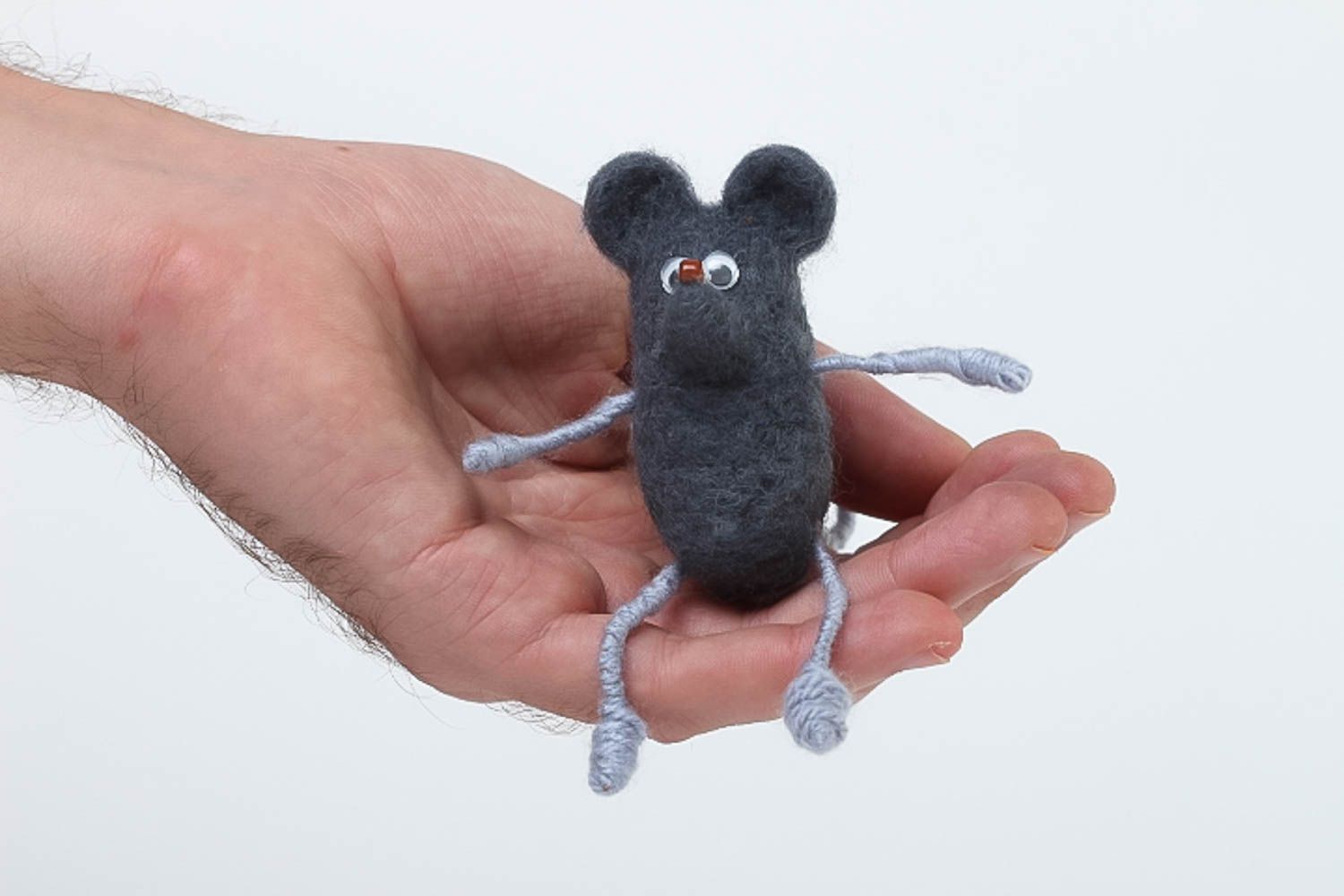 Игрушка ручной работы серая мышка валяная игрушка детский декор для дома фото 5