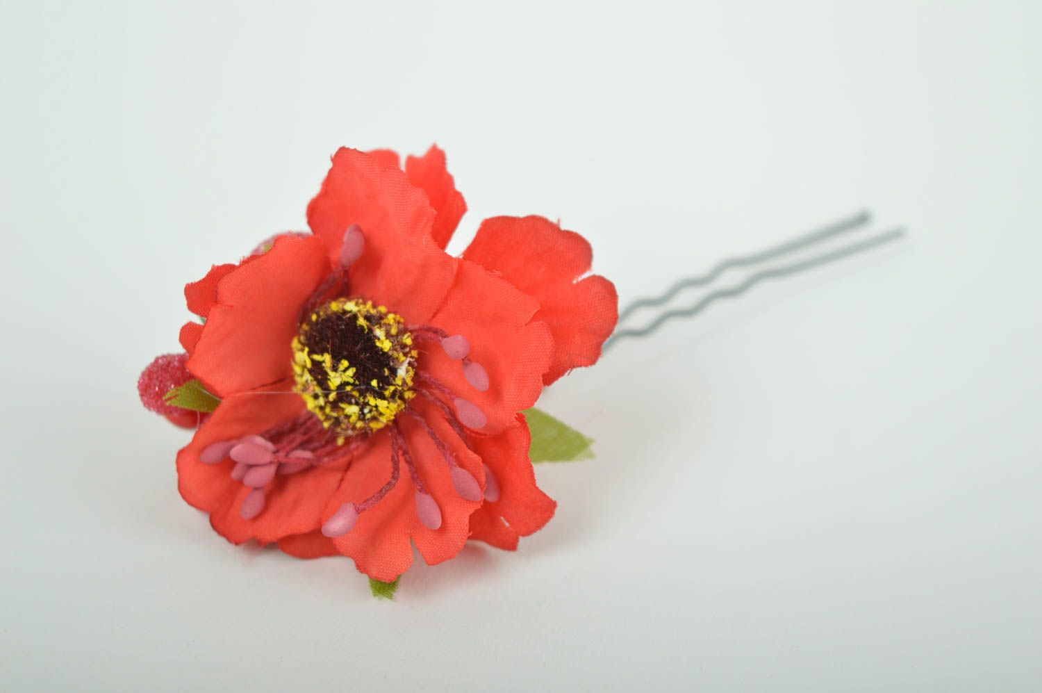 Épingle à cheveux fleur rouge faite main en métal Accessoire pour femme photo 2